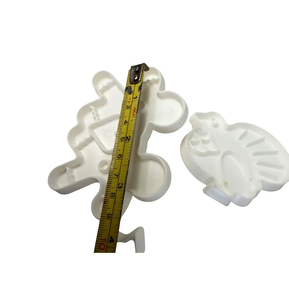 Tupperware Cookie Cutter Set Unisex OS White Vintage Holiday Seasonal 7pc